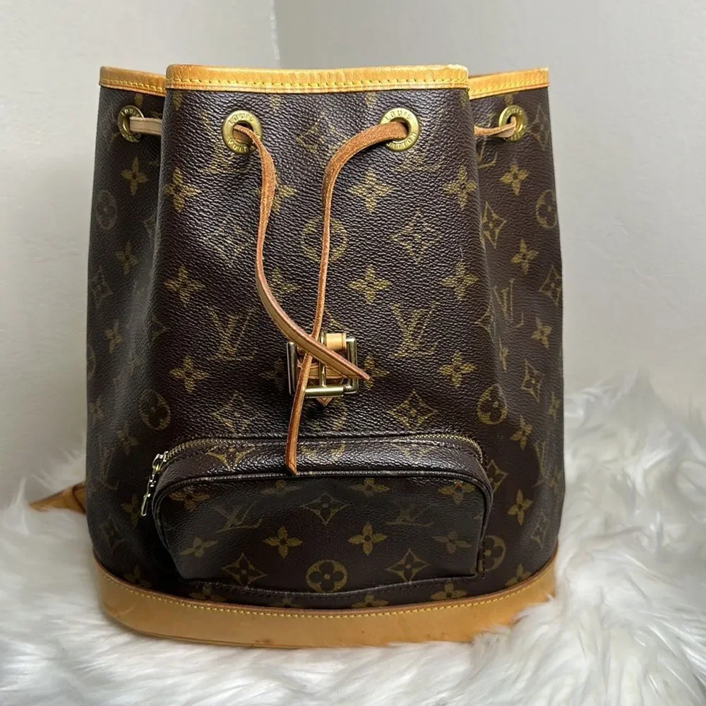 💯 Authentic Louis Vuitton Monogram Backpack 🍀